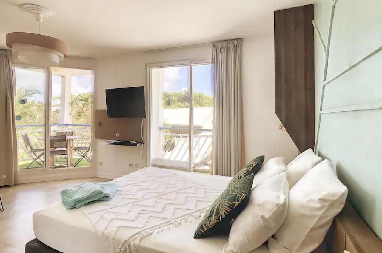 Archipel Guadeloupeen - Elegant Cocon D'Architecte 2 Etoiles Entre Grand Balcon, Piscine & Lagon Сен-Франсуа Экстерьер фото