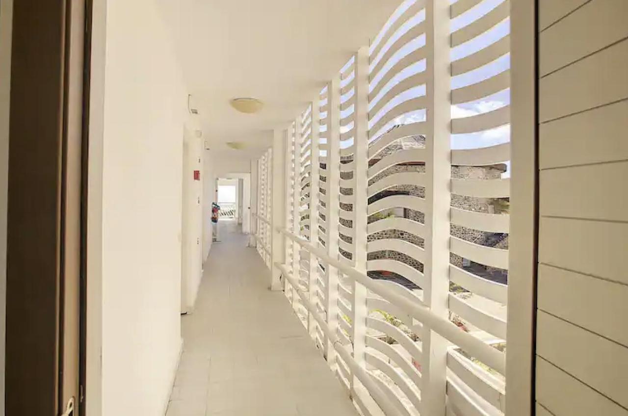 Archipel Guadeloupeen - Elegant Cocon D'Architecte 2 Etoiles Entre Grand Balcon, Piscine & Lagon Сен-Франсуа Экстерьер фото