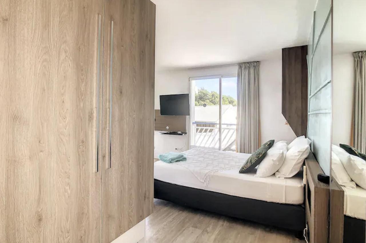 Archipel Guadeloupeen - Elegant Cocon D'Architecte 2 Etoiles Entre Grand Balcon, Piscine & Lagon Сен-Франсуа Экстерьер фото