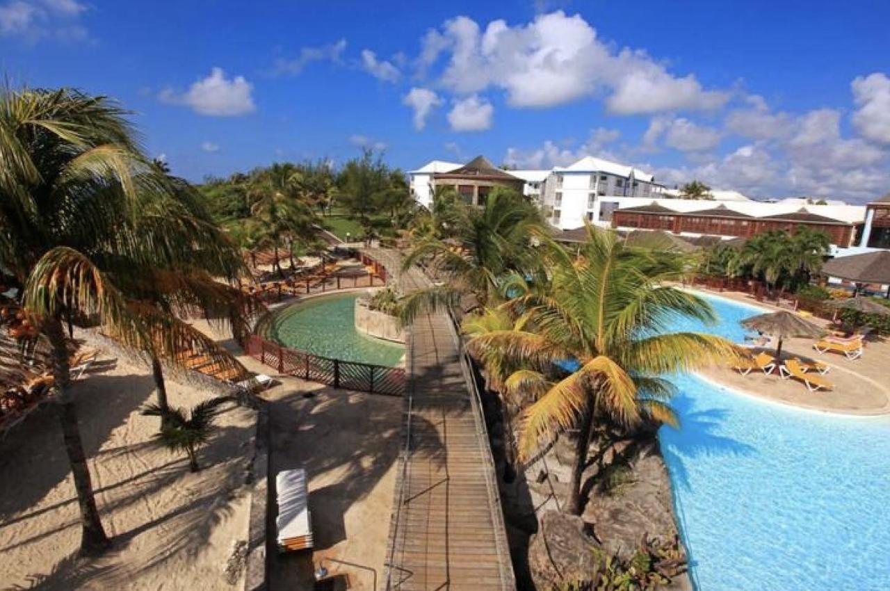 Archipel Guadeloupeen - Elegant Cocon D'Architecte 2 Etoiles Entre Grand Balcon, Piscine & Lagon Сен-Франсуа Экстерьер фото